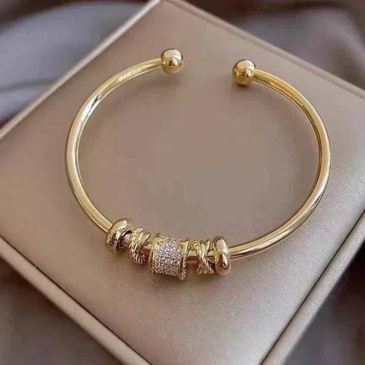 Luna™ | Elegant Adjustable Bracelet with Sophisticated Gold Charms