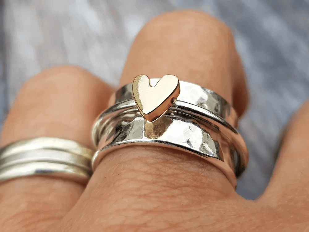 Mely - Silver ring with gold heart 