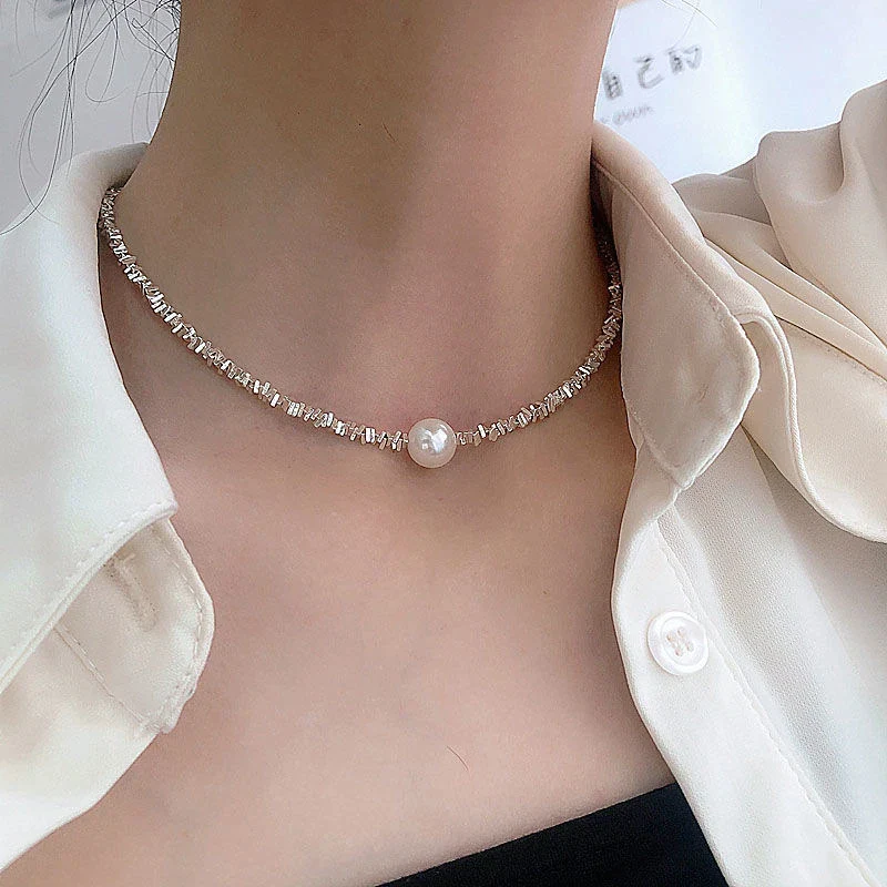 Elegant Pearl-Encrusted Necklace 